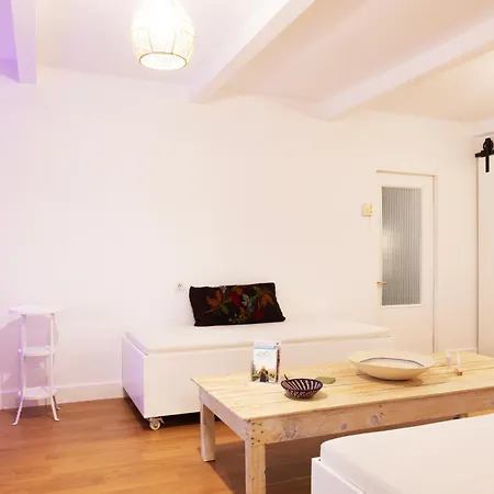 Theodorou Art House Villa *